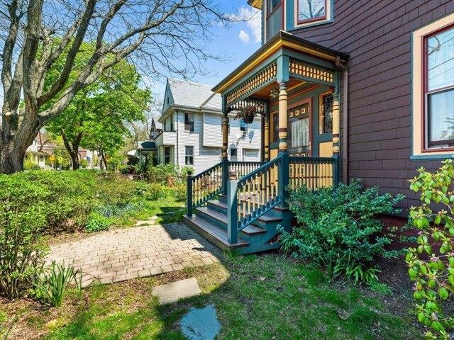 House for sale in Spring Hill Historic District, Somerville