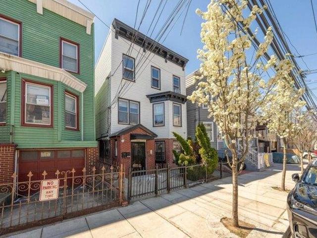 House for sale in Hudson, New Jersey