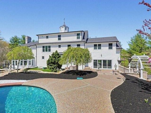 House for sale in Upton, Massachusetts