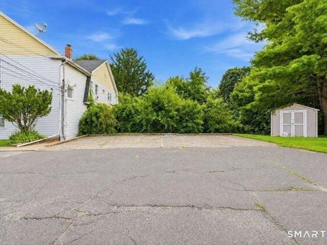 House for sale in Waterbury, Connecticut