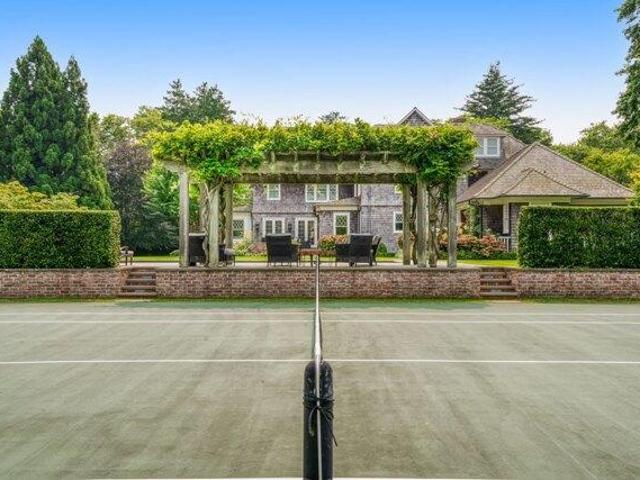 House for sale in Wainscott, New York