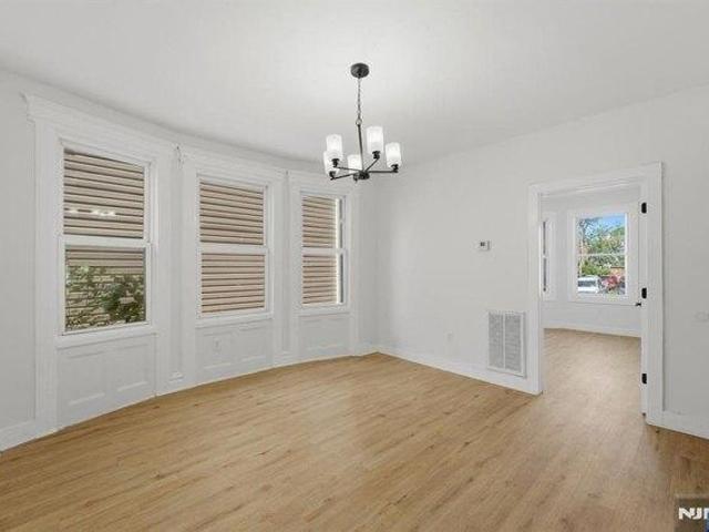 House for sale in Ampere, East Orange