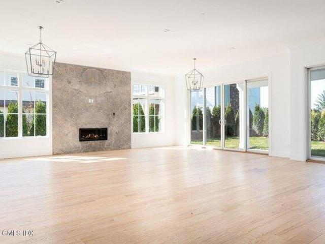 House for sale in Millbrook, Greenwich