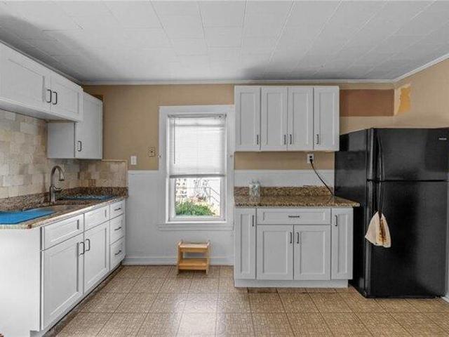 House for sale in Lincoln, Rhode Island