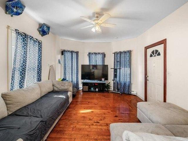 House for sale in Lynn, Essex County