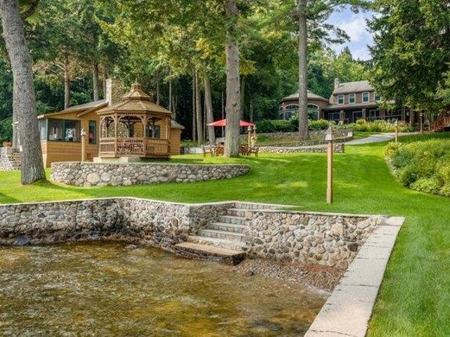 House for sale in Naples, Maine