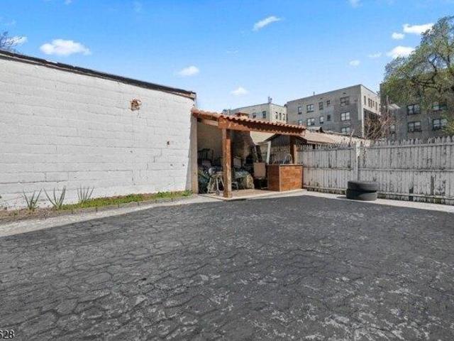 House for sale in Newark, New Jersey