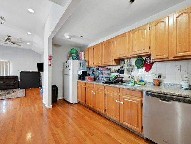 House for sale in Hudson, New Jersey