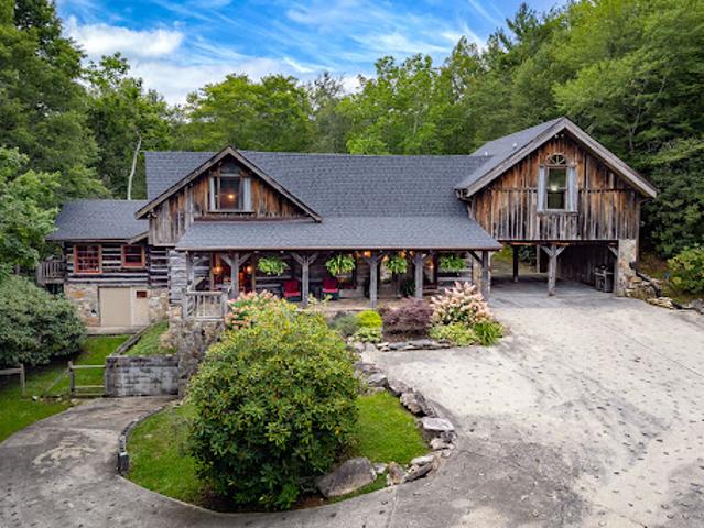 House for sale in Newland, North Carolina