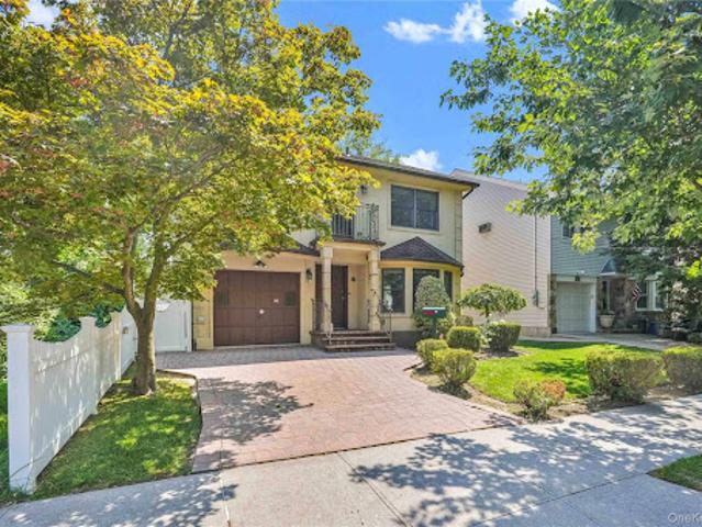 House for sale in Queens, Arverne