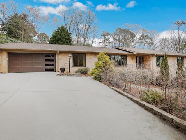 House for sale in Dunwoody, Georgia
