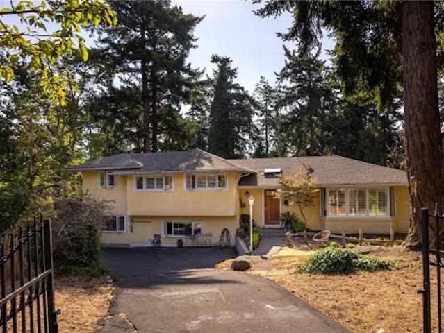 House for sale in Saanich, British Columbia