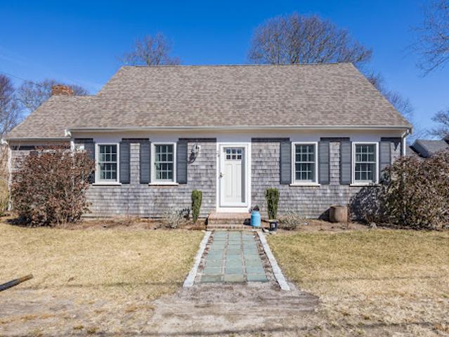 House for sale in Dennis