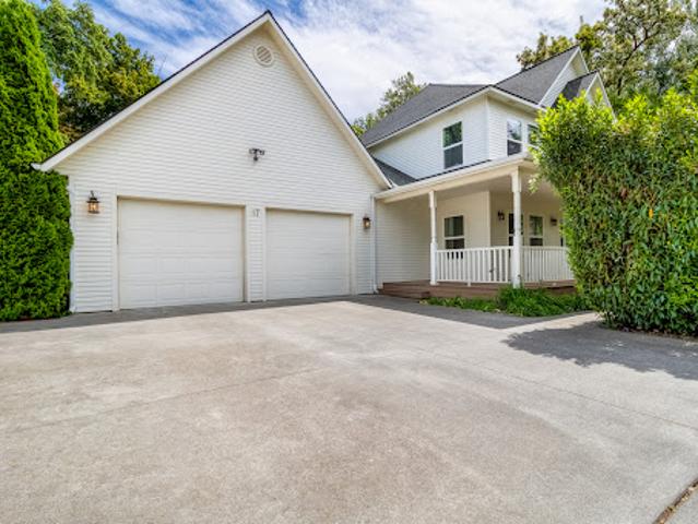 House for sale in College Place, Washington