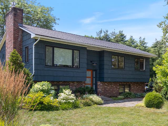 House for sale in Shelburne, Vermont