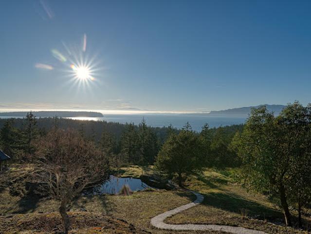 House for sale in Halfmoon Bay