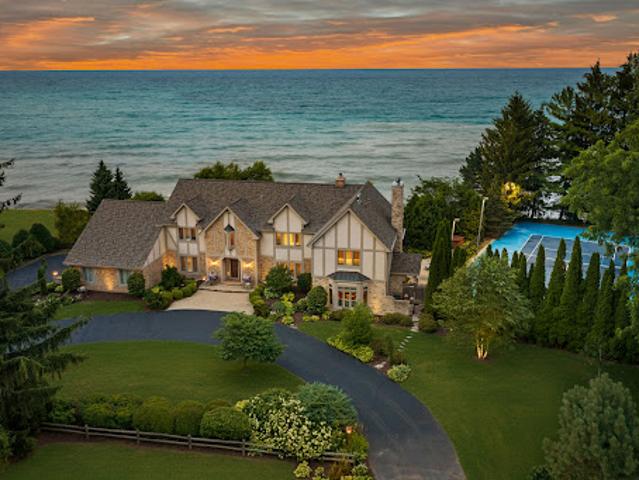 House for sale in Racine, Racine County