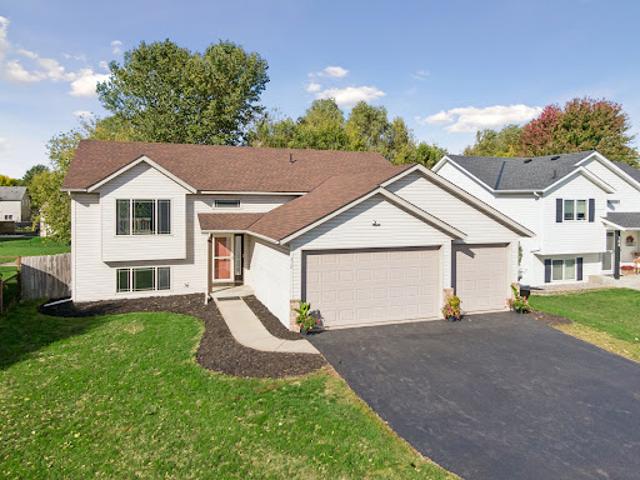 House for sale in Farmington, Dakota County
