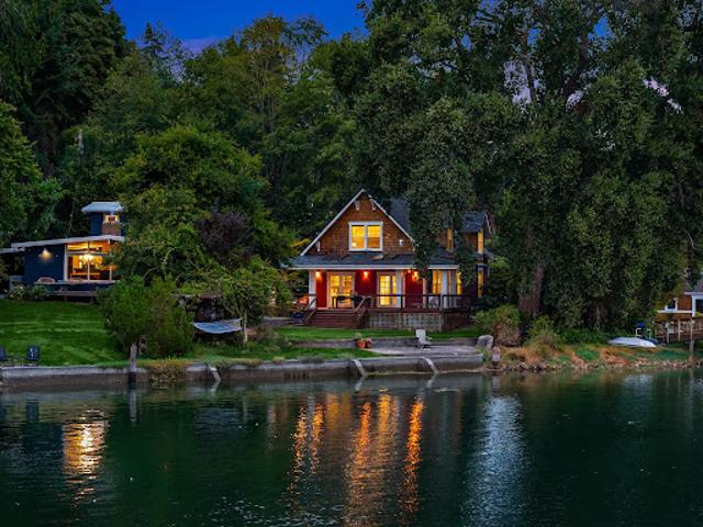 House for sale in Bainbridge Island, Washington
