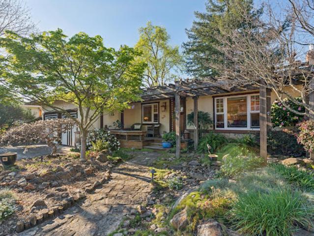 House for sale in Saint Helena, California