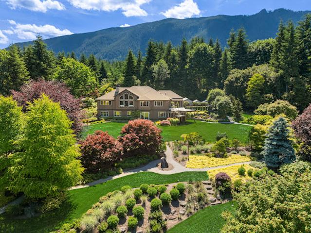 House for sale in North Bend