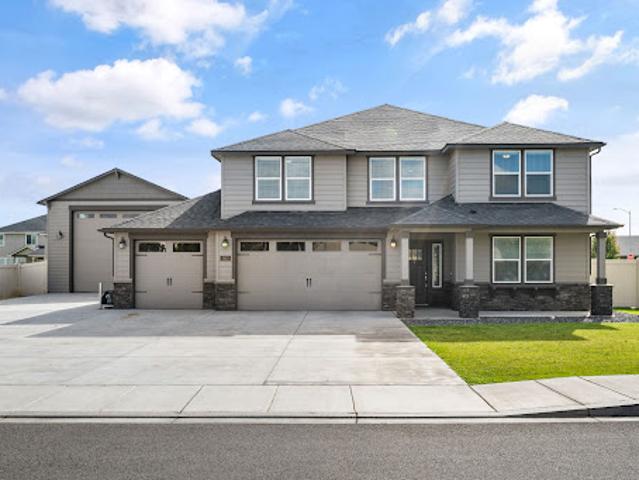 House for sale in West Richland, Benton County