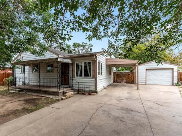 House for sale in Commerce City, Adams County