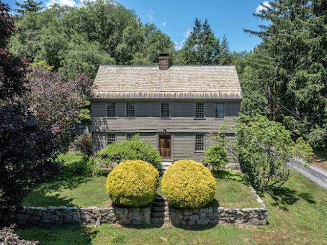 House for sale in Woodbury, Connecticut