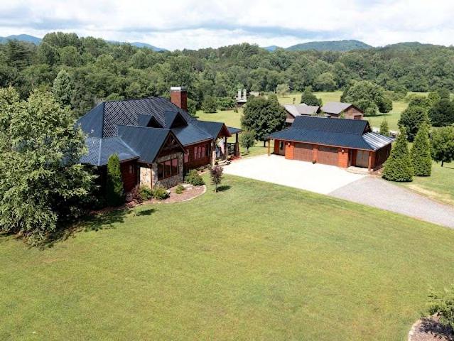 House for sale in Blue Ridge