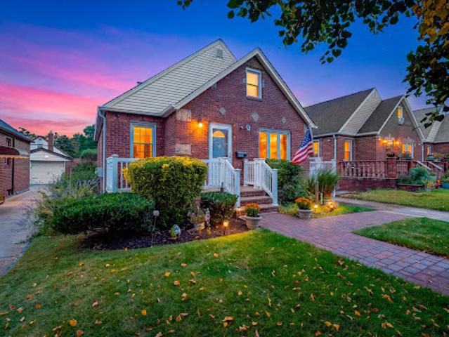House for sale in New York, Arverne