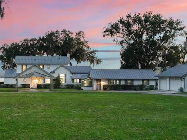 House for sale in Ocklawaha, Florida