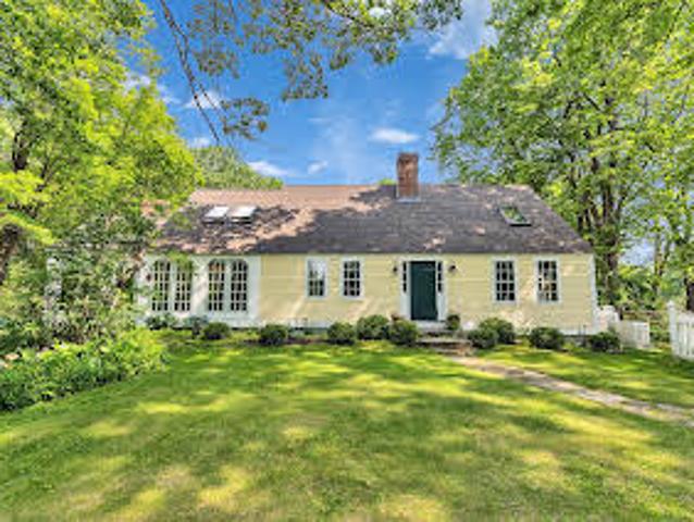 House for sale in Francestown