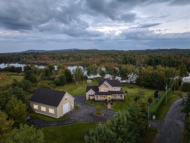 House for sale in Magog House for sale in Magog