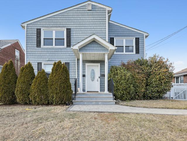 House for sale in Saddle Brook