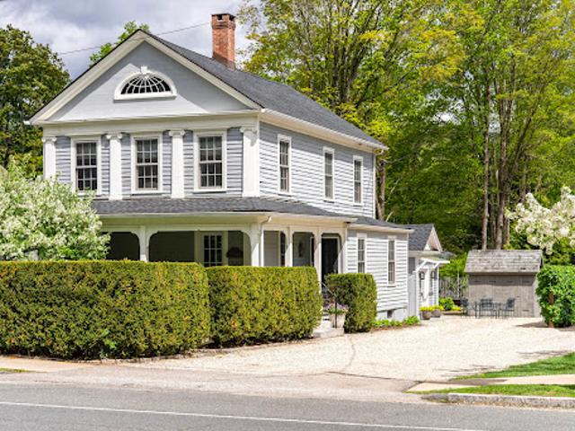 House for sale in Salisbury House for sale in Salisbury