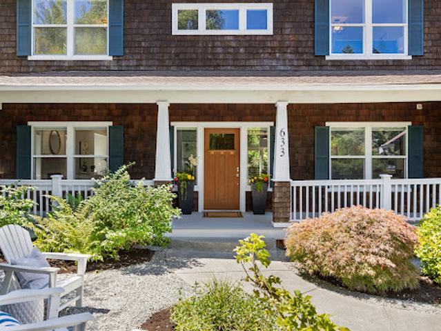 House for sale in Bainbridge Island, Washington