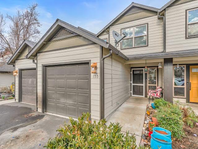 House for sale in Central Point