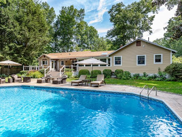 House for sale in Woodbury, Connecticut