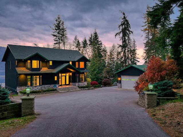 House for sale in Nakusp, British Columbia