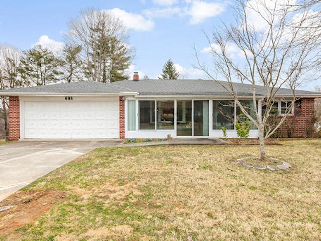 House for sale in Hendersonville, North Carolina