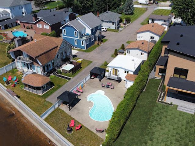House for sale in Pointe-calumet