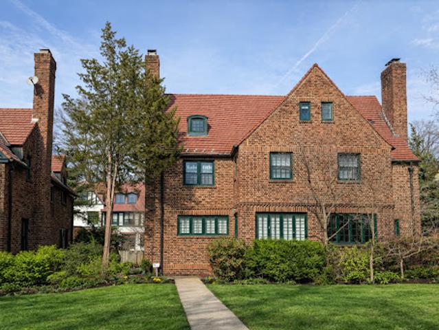 House for sale in Queens, Arverne