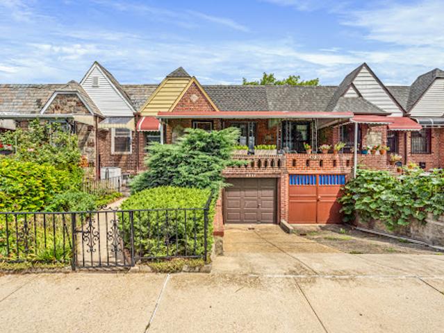 House for sale in Arverne, New York