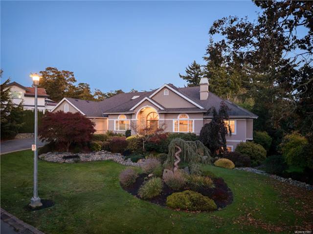 House for sale in Saanich, British Columbia