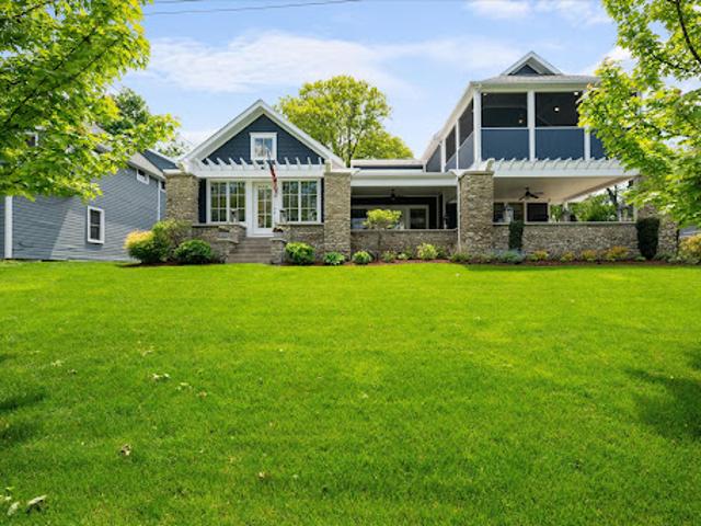 House for sale in Lakeside Marblehead