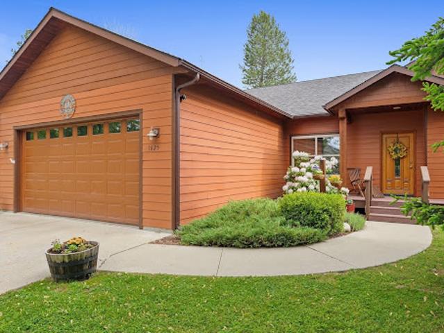 House for sale in Sandpoint