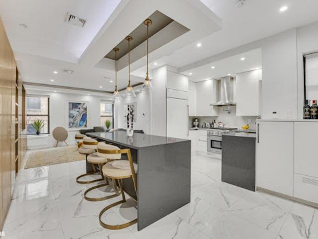 Apartment for sale in Arverne, New York