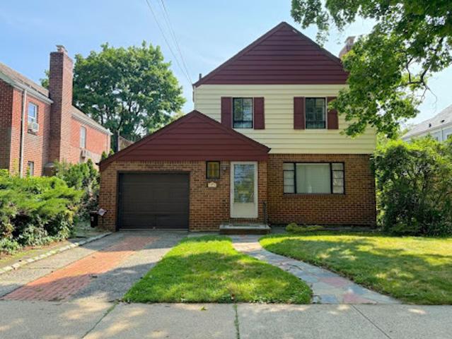 House for sale in Queens, Arverne