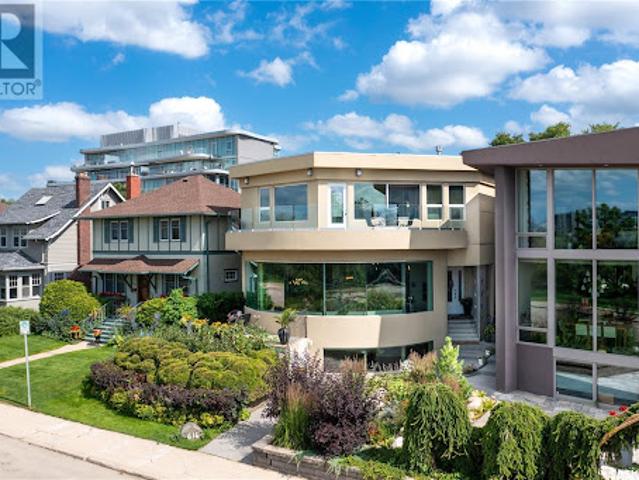 House for sale in Saskatoon, Saskatchewan