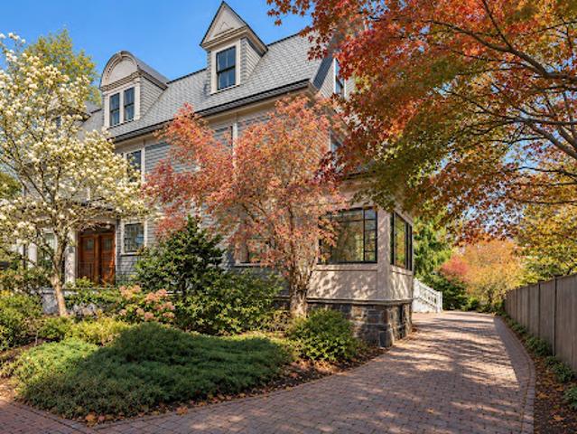 House for sale in Cambridge, Middlesex County
